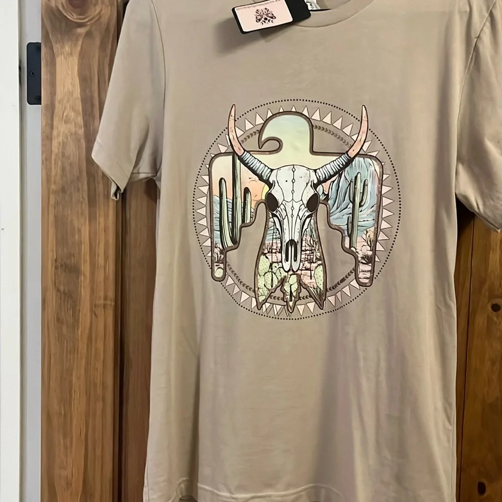 NWT Bella Canvas Boho Tee - Picture 1 of 2